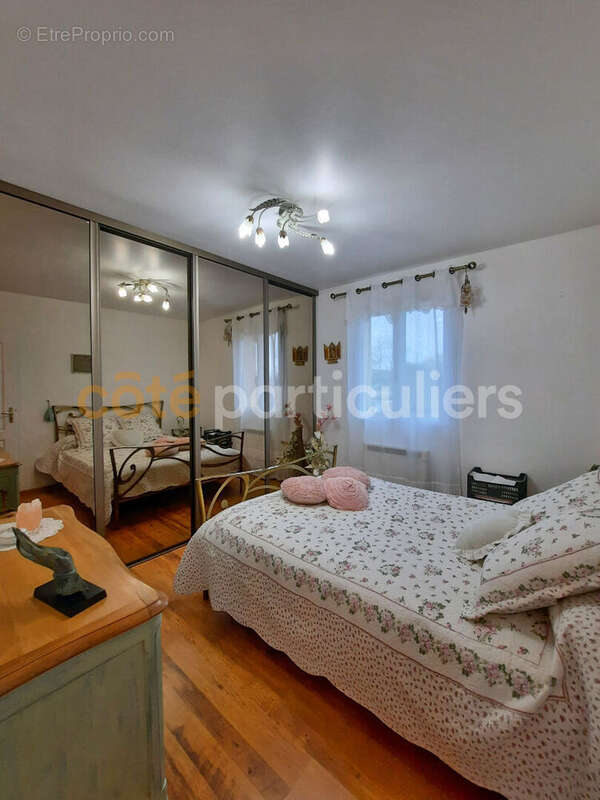 Maison à LE DESCHAUX