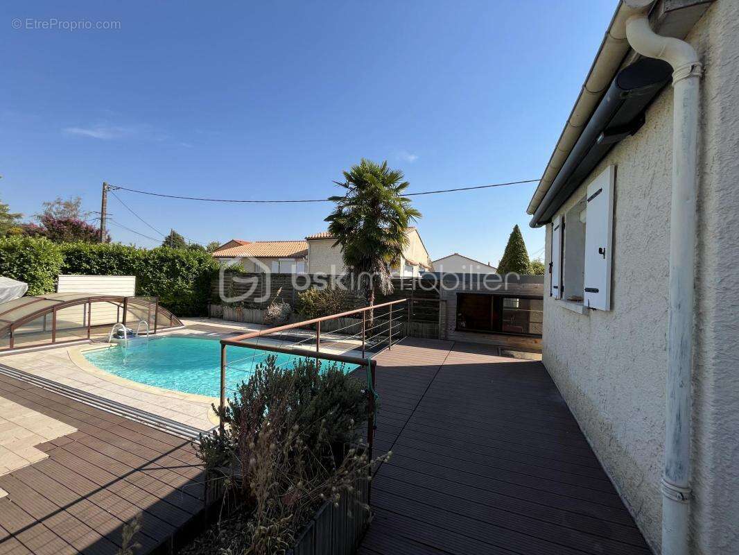 Maison 179 m² Saint Liguaire - photo 2