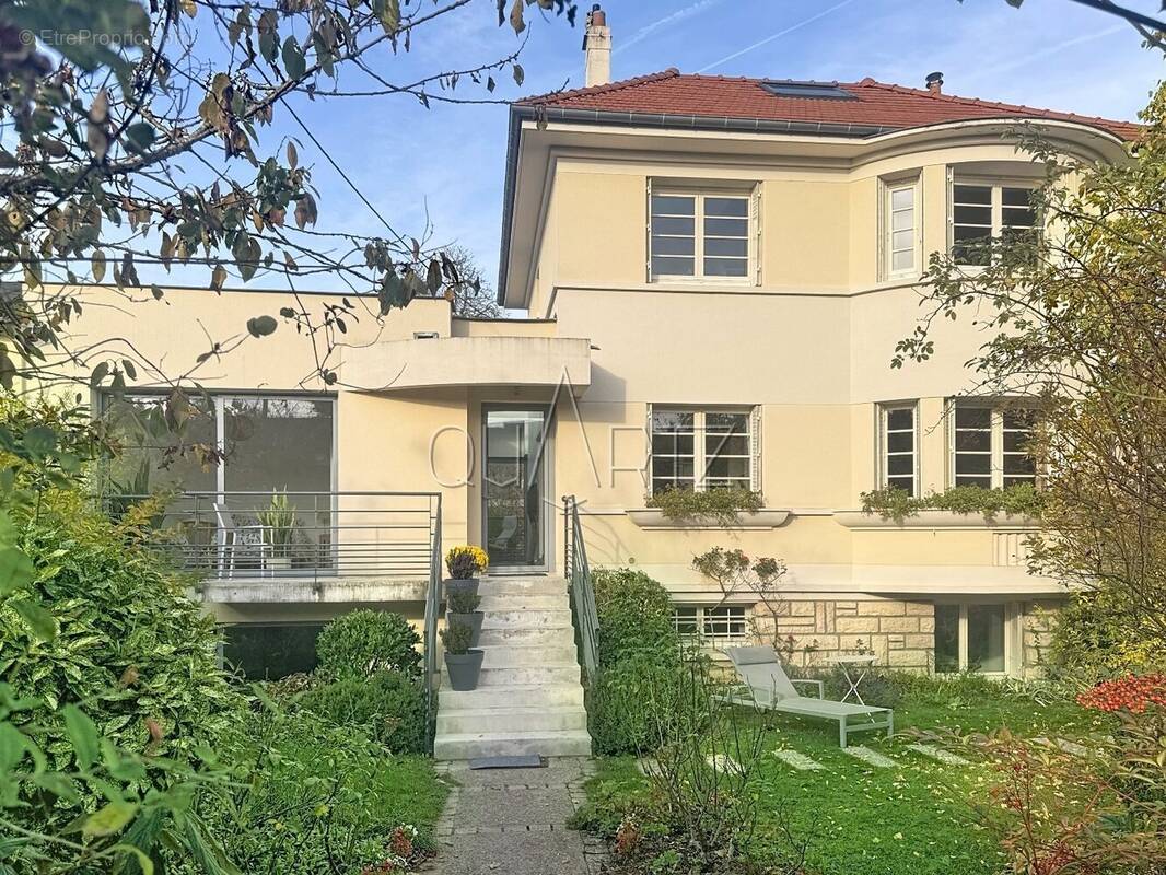 Maison à VERSAILLES