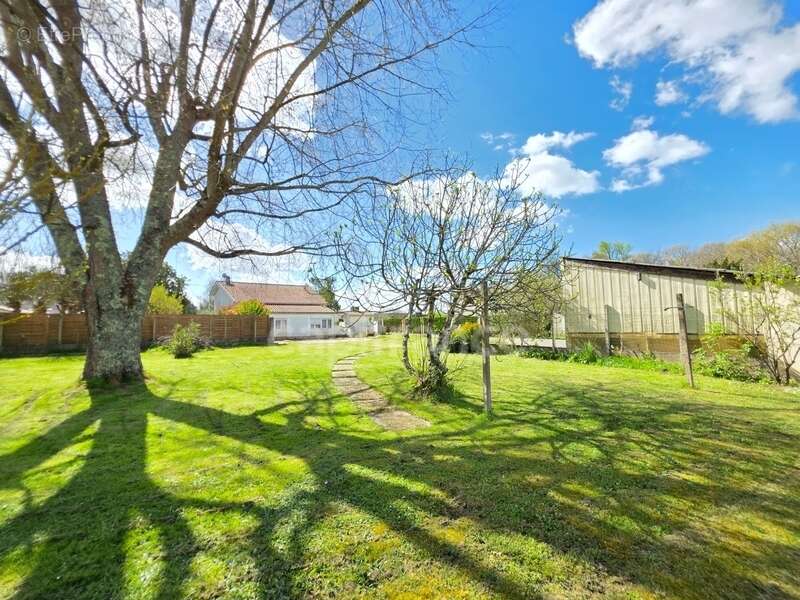 Maison à VILLEGOUGE