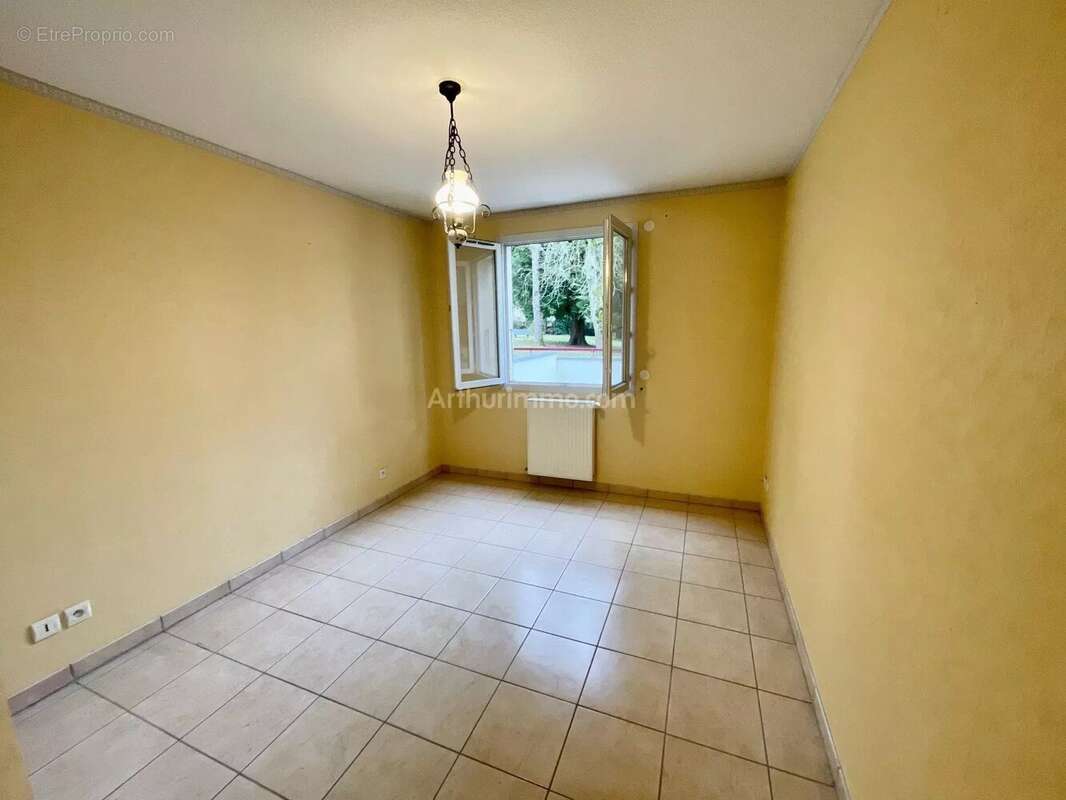 Appartement à LA TOUR-DU-PIN