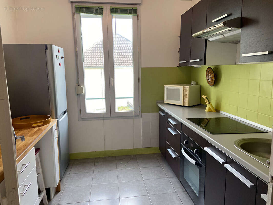Bel appartement T2 dans Vendôme avec grand garage privatif.. - photo 3