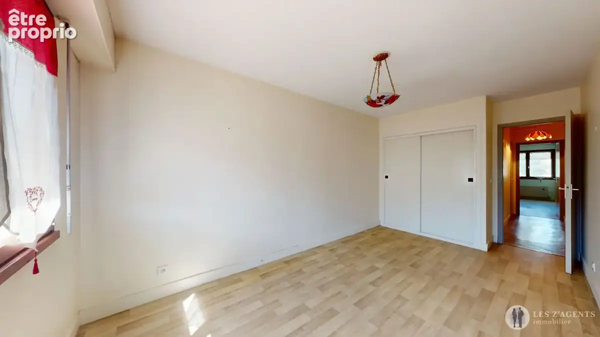 Appartement 5 pièces, domaine Jean Jaurès, en dernier étage - photo 8