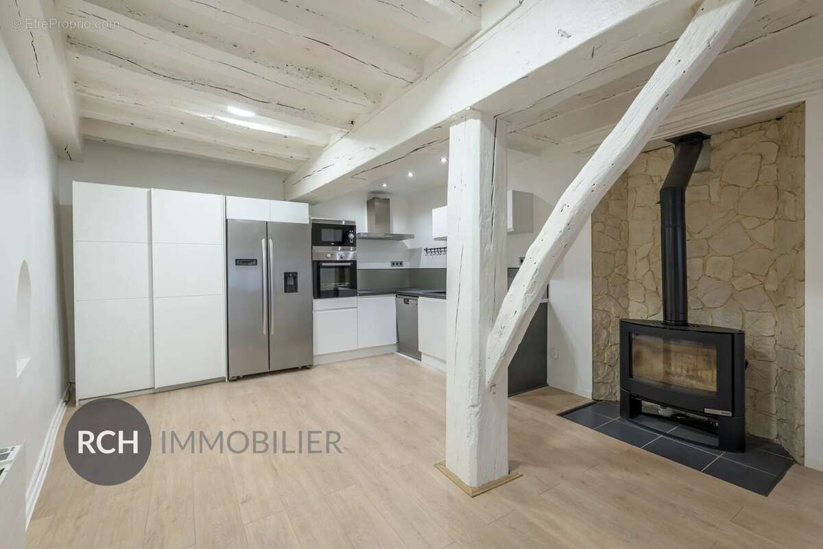 Appartement à NEAUPHLE-LE-CHATEAU