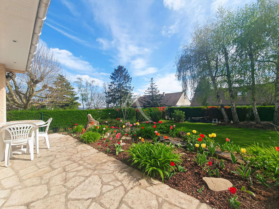 Maison à OINVILLE-SUR-MONTCIENT