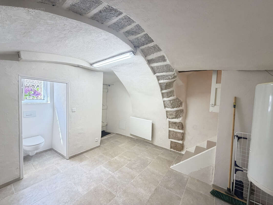 Maison à AIGUINES