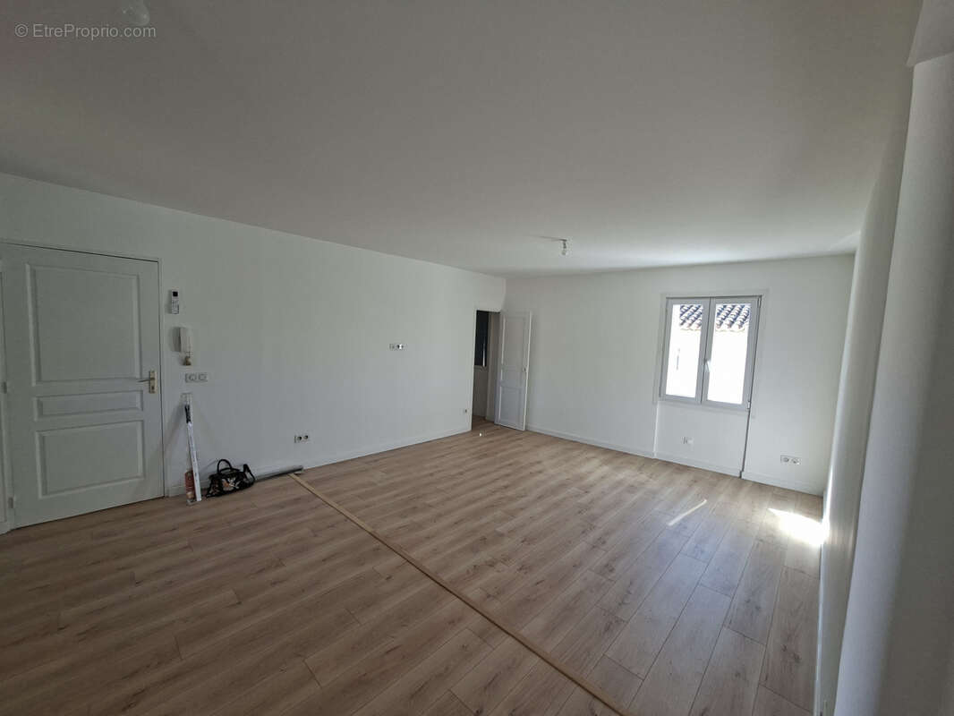 Appartement à SAINT-CYR-SUR-MER