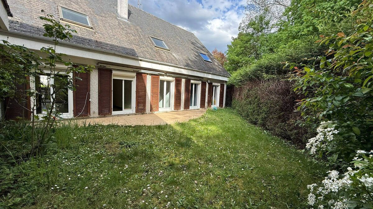 Maison à LE MEE-SUR-SEINE