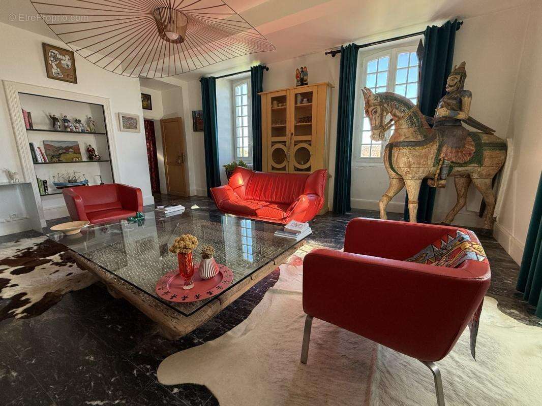 Maison à COLLONGUES