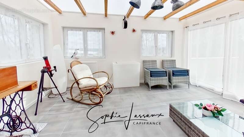 Maison récente de plain-pied à vendre en exclusivité à Authevernes – 152,35 m² – 5 pièces – 3 chambres – Double garage – Pièce c - photo 6
