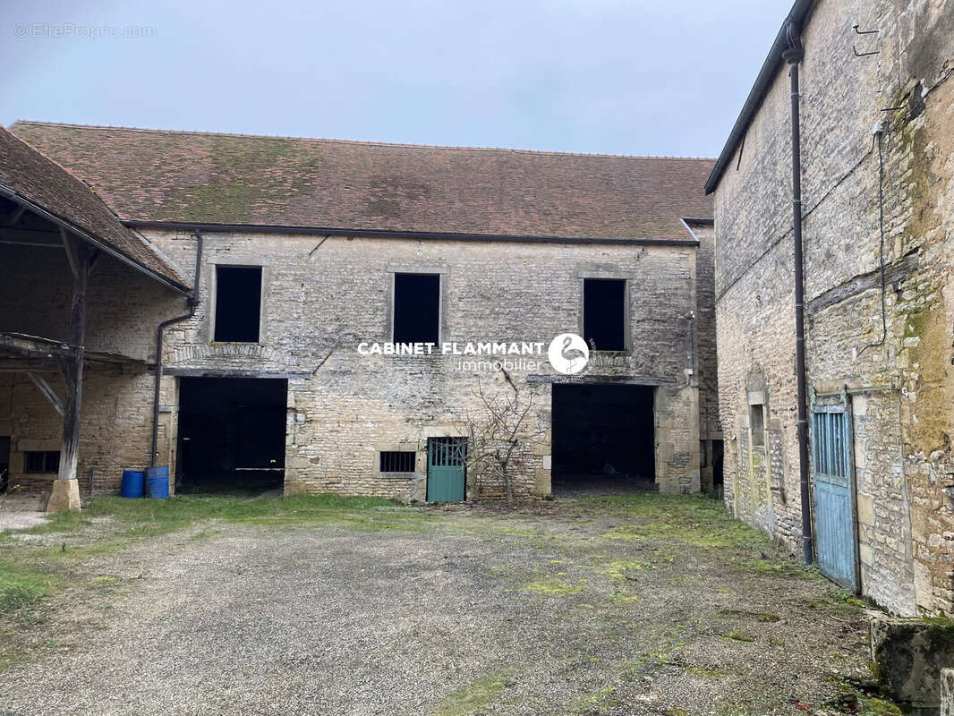 Maison à BAIGNEUX-LES-JUIFS