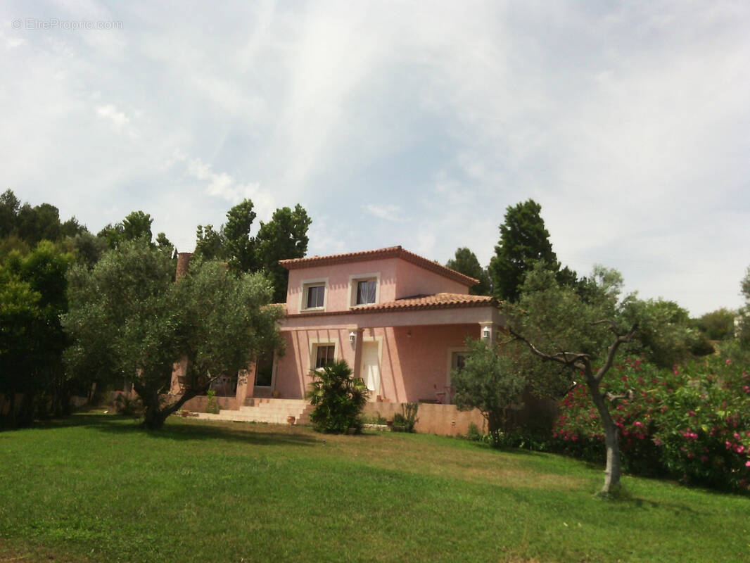 Maison à POUSSAN