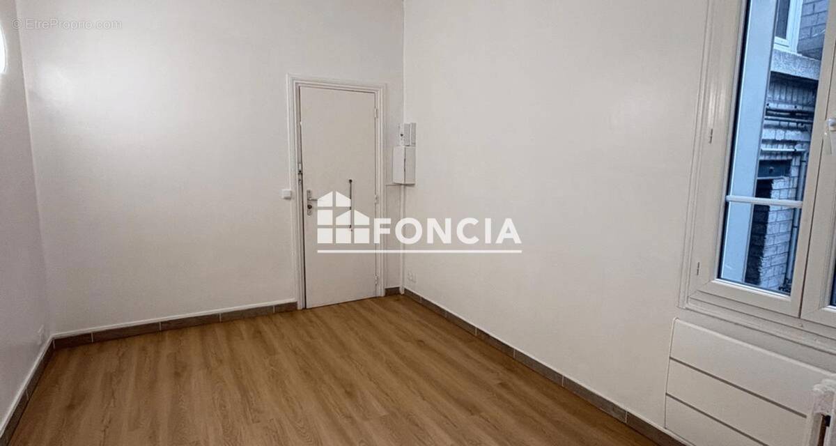 Appartement à SAINT-MAUR-DES-FOSSES