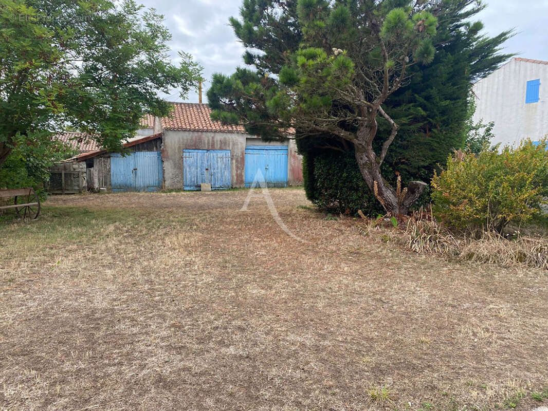 Maison  en pierre à rénover - photo 3