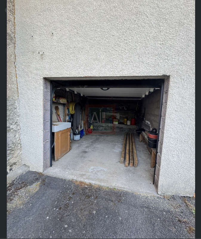 Maison rénovée avec garage et grange - photo 13