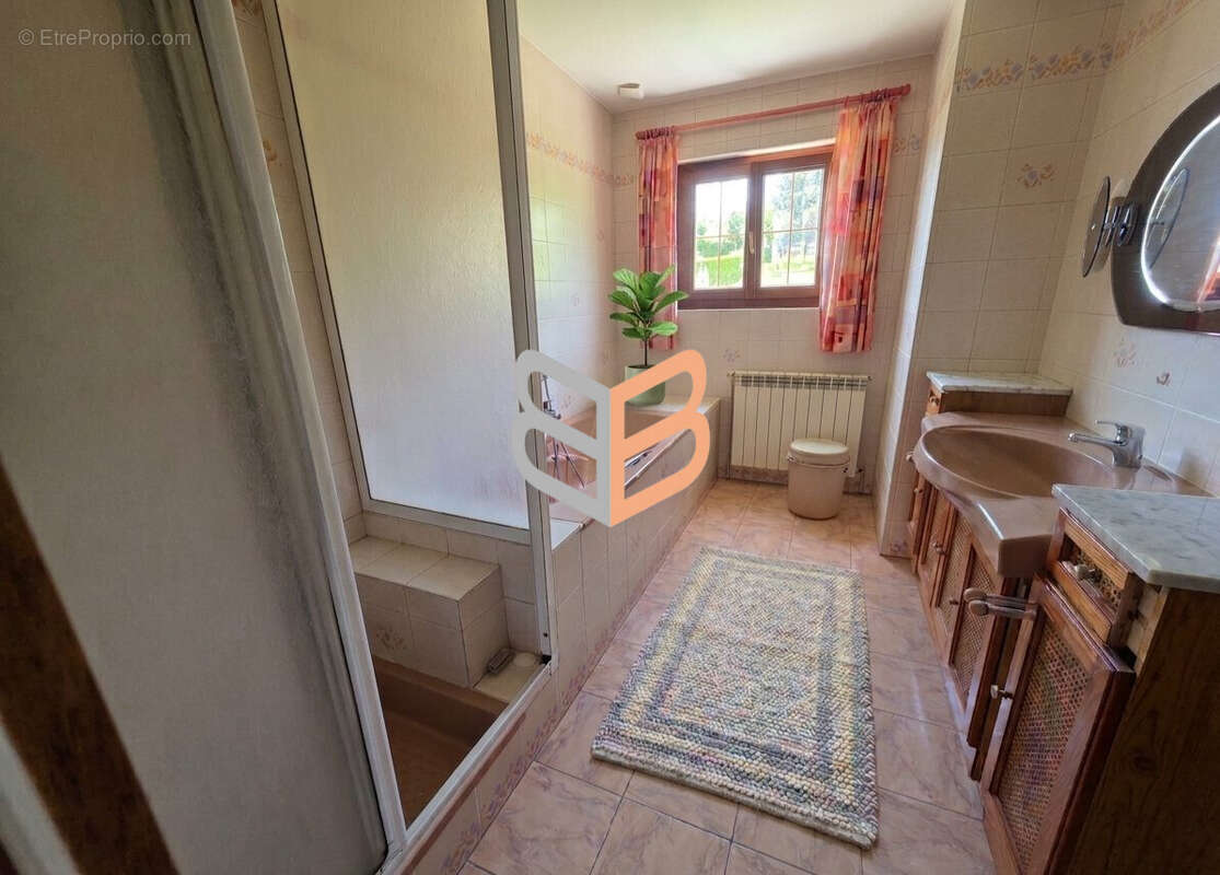 Maison à AUDUN-LE-ROMAN
