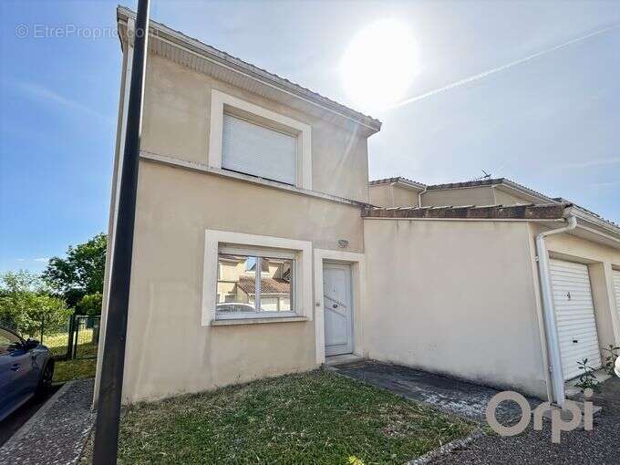 LECTOURE, non loin du centre ville, maison avec trois chambres, jardin et garage - photo 7
