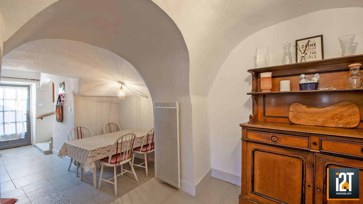 Maison à GARRIGUES-SAINTE-EULALIE