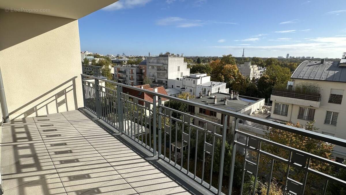 Appartement 90 m² à Suresnes  - photo 1