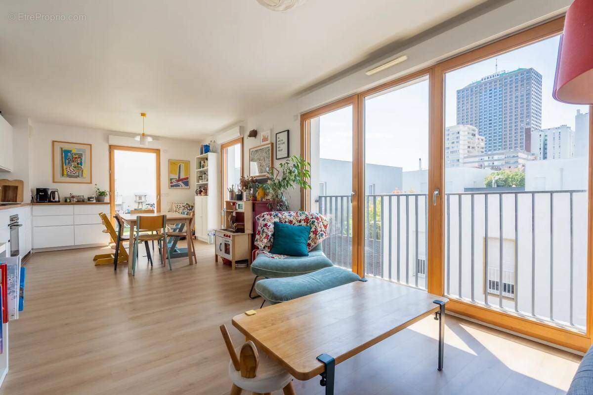 Appartement à AUBERVILLIERS