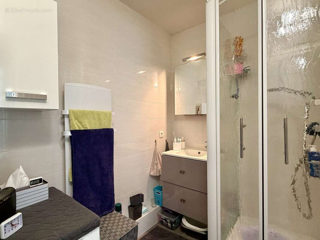 Salle d'eau - Appartement à SAINT-HILAIRE-DE-RIEZ