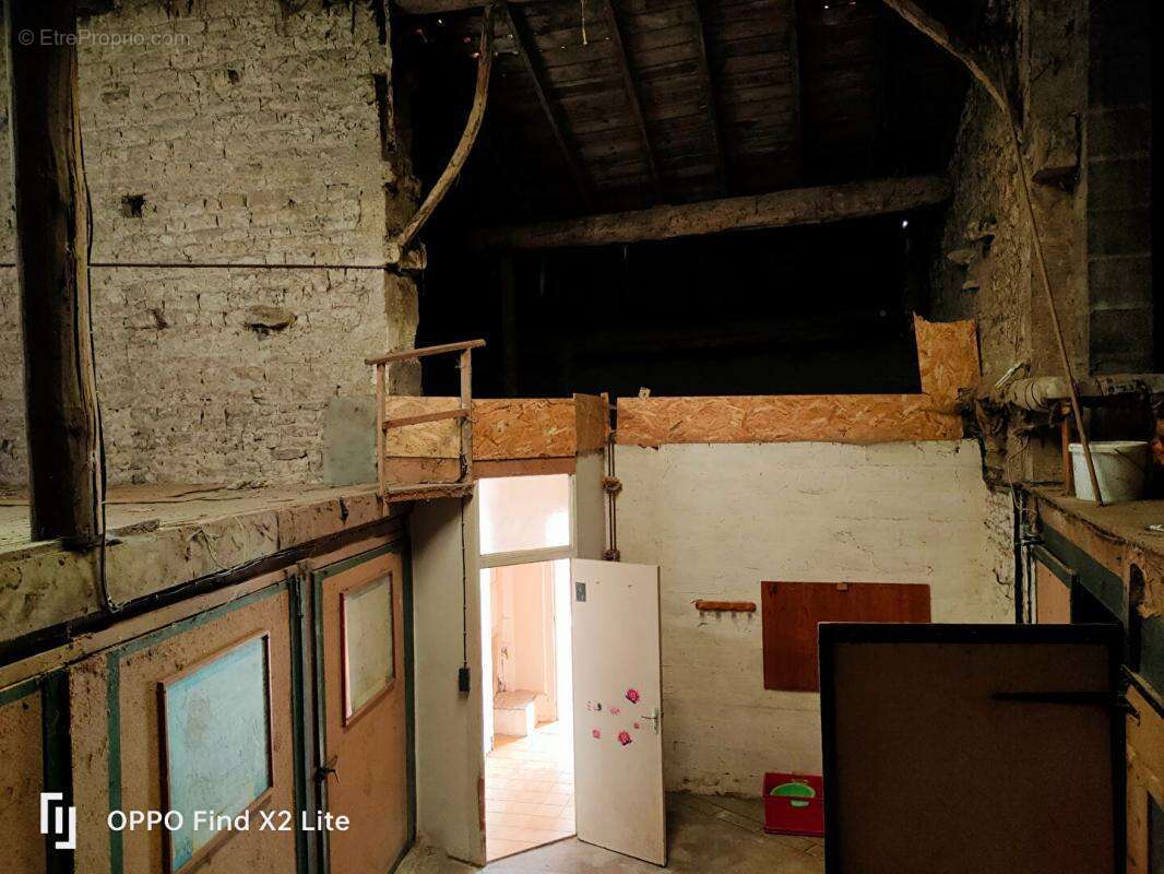 Maison à SAINT-SATURNIN-DU-BOIS