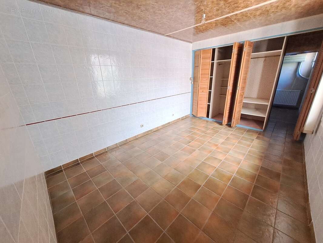 Grande Maison énorme potentiel - photo 6