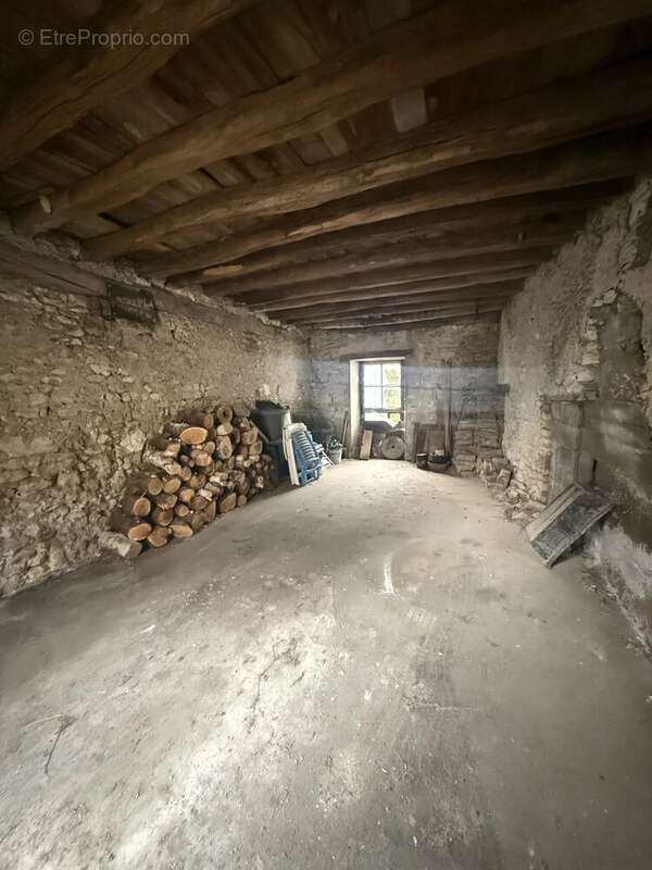 Maison à BRIENON-SUR-ARMANCON