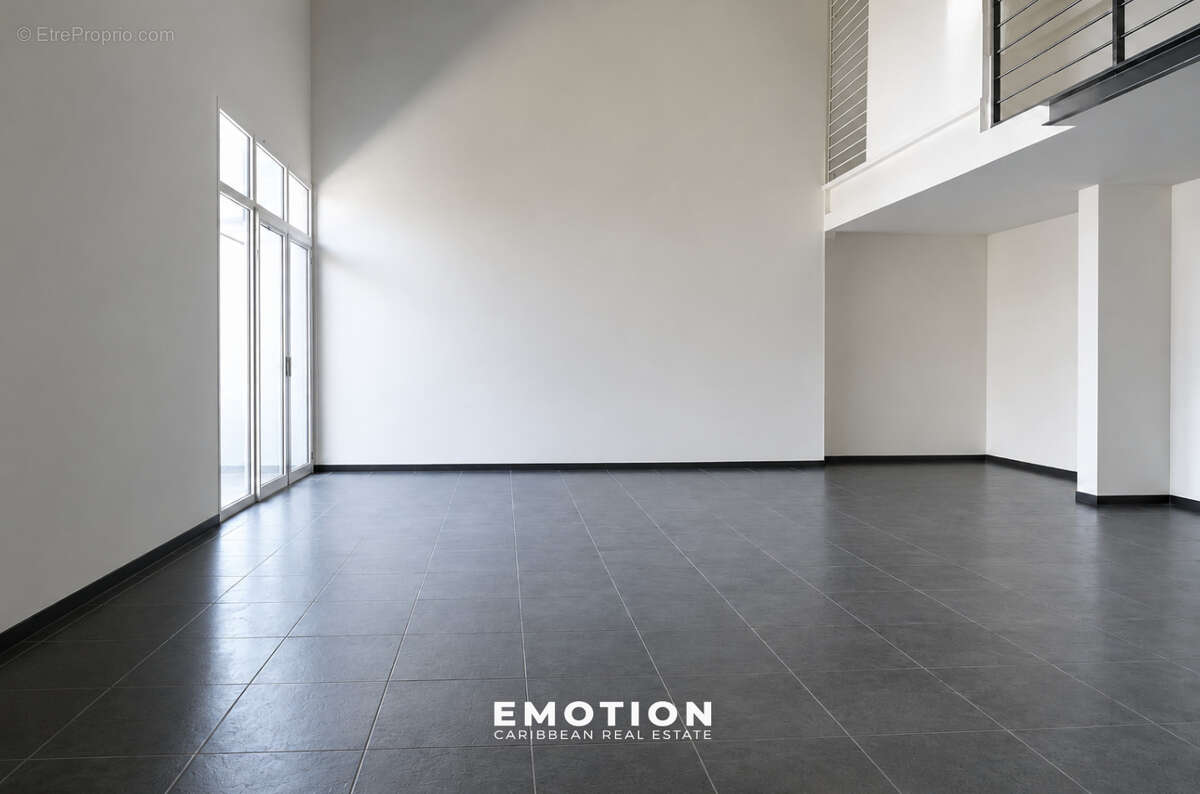 Local commercial 170 m2   Moudong Jarry BAIE-MAHAULT - photo 3