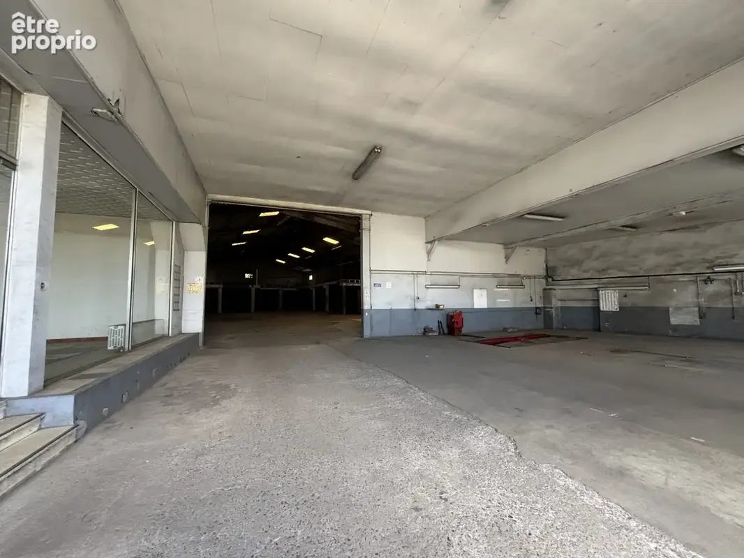 Commerce 680 m² à vendre à Saint-Yrieix-La-Perche (87500) - photo 3