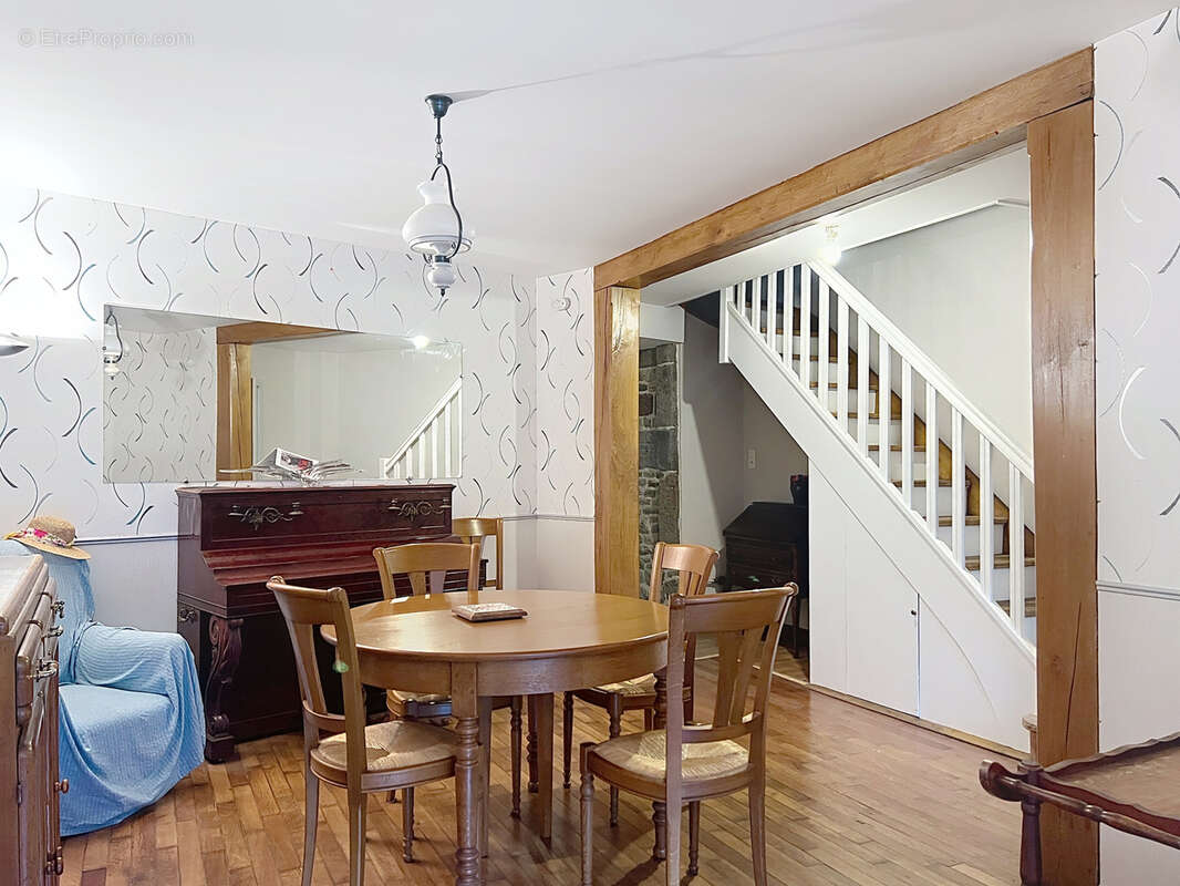 Maison à VILLEDIEU-LES-POELES