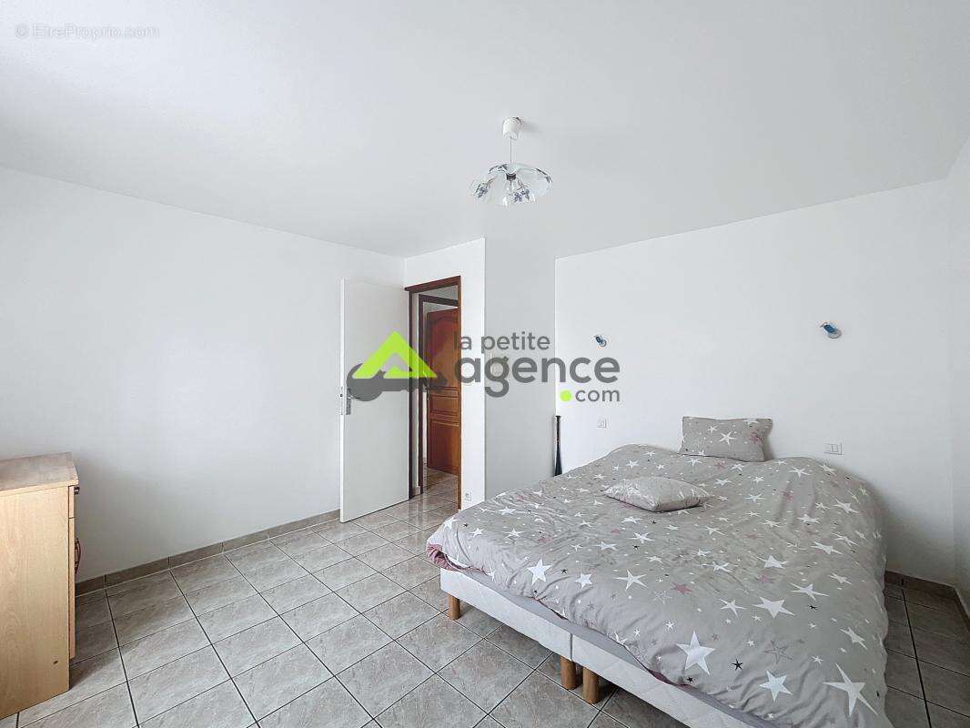 Maison à LAVAVEIX-LES-MINES