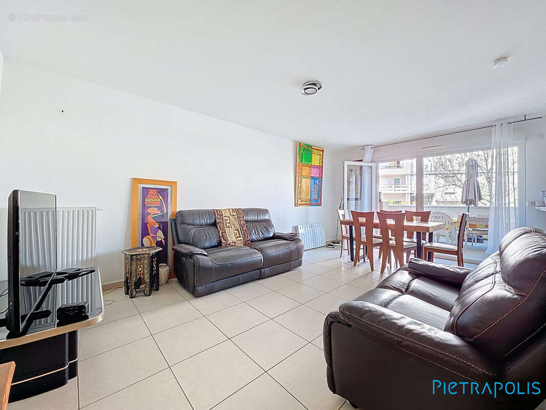 Appartement à SAINT-GENIS-POUILLY