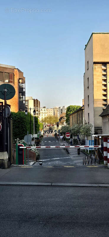 Parking à PARIS-10E