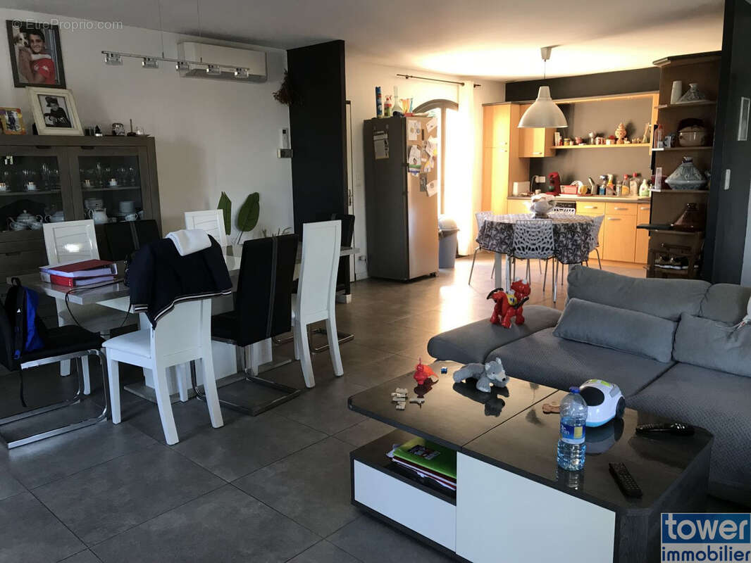 A 10 mm d'Agen centre, pavillon de plain-pied de 120m2 avec piscine, terrasse 75m2,  terrain clos de 6390m2 - photo 6