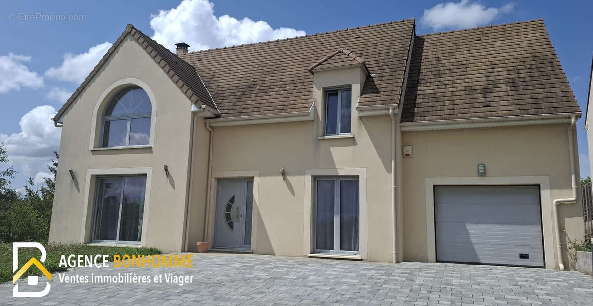 Maison à MANTES-LA-JOLIE