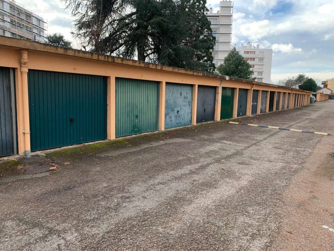 Parking à ROANNE