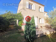 Maison à LAUDUN-L&#039;ARDOISE