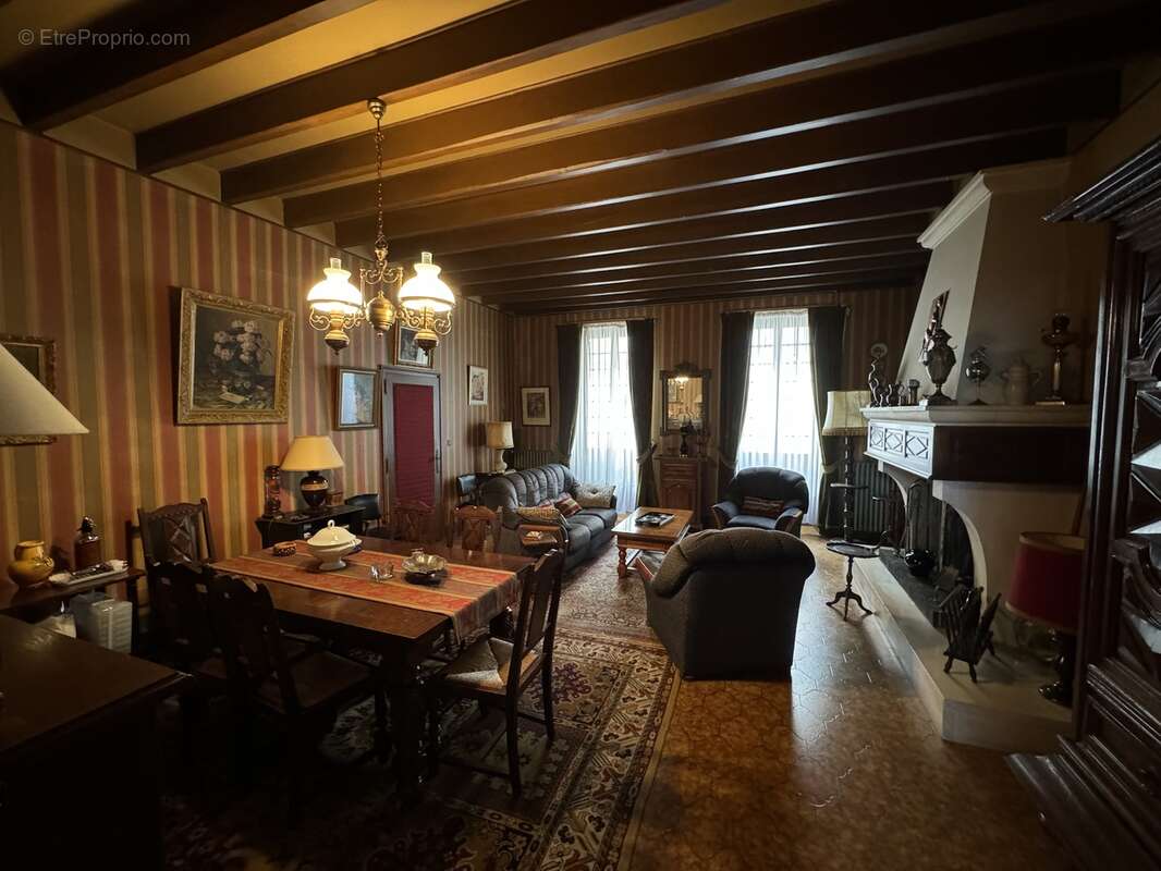 Maison à BLANZAC-PORCHERESSE