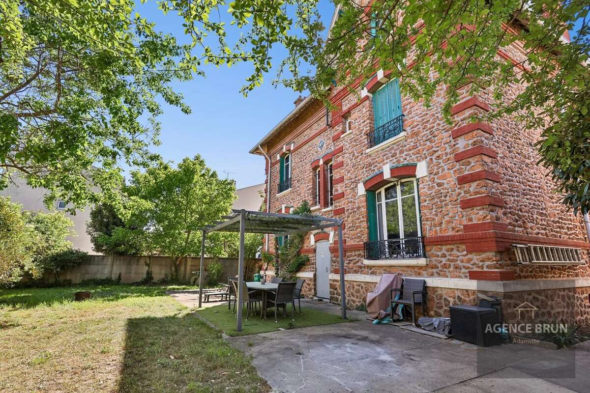 Maison à SAINT-MAUR-DES-FOSSES