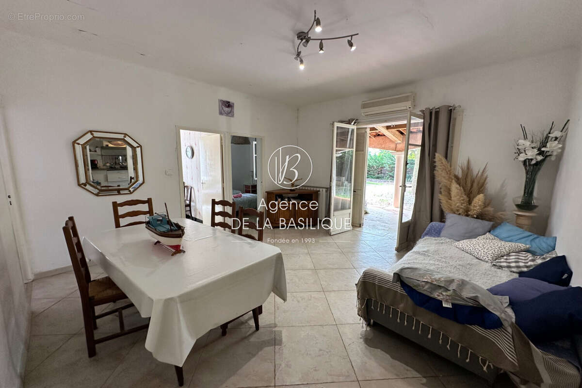 Maison 80 m² à Saint-Maximin-La-Sainte-Baume  - photo 9