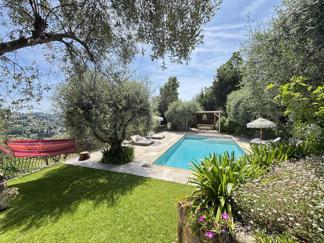 Maison 237 m² à Grasse  - photo 3
