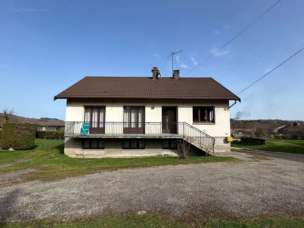 Maison à BLEURVILLE