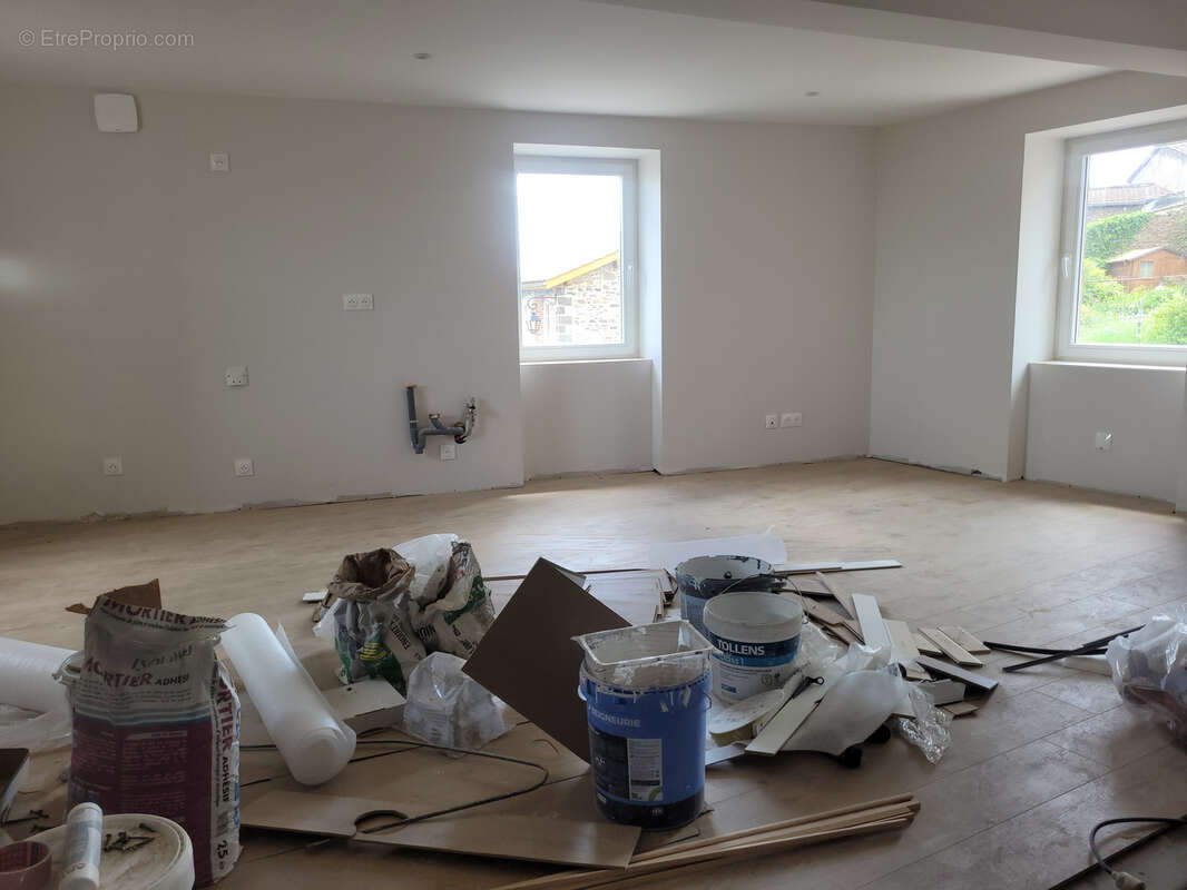 Appartement à CHAUSSAN