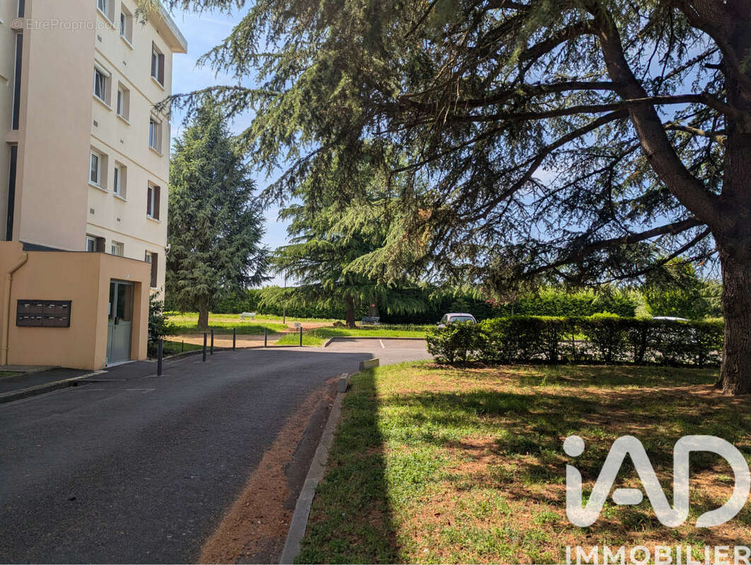 Appartement 69 m² à Joue-Les-Tours  - photo 9