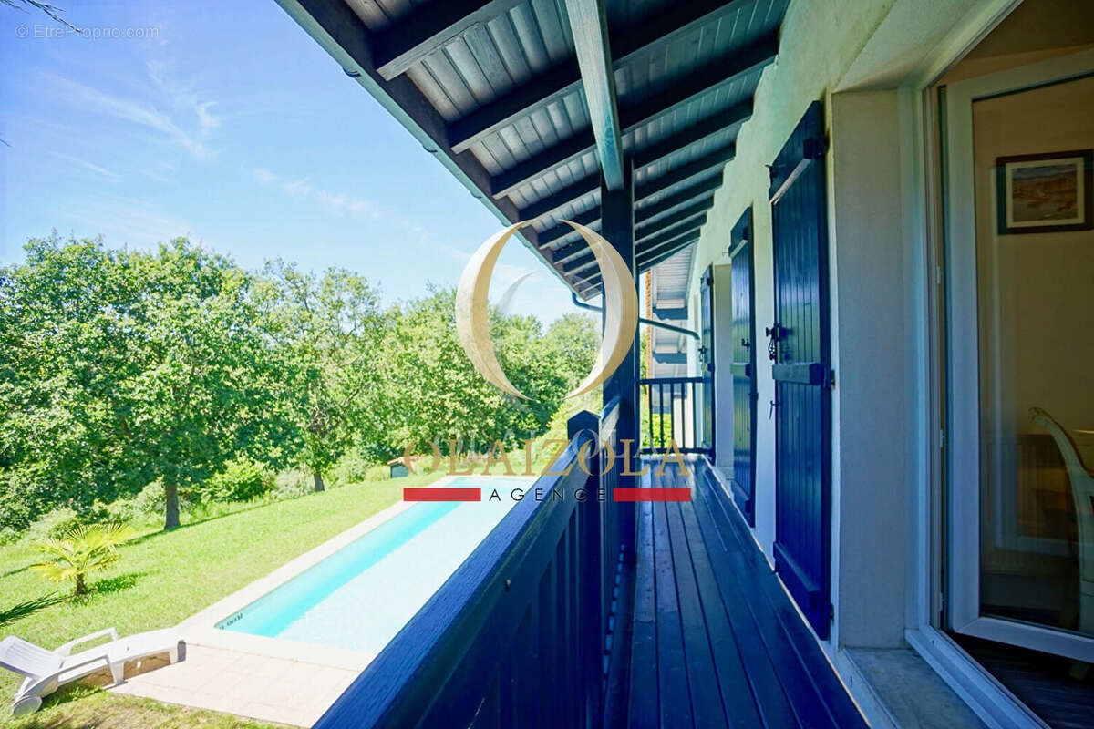 BASSUSSARRY - Maison avec piscine et accès golf dans environnement calme. - photo 12