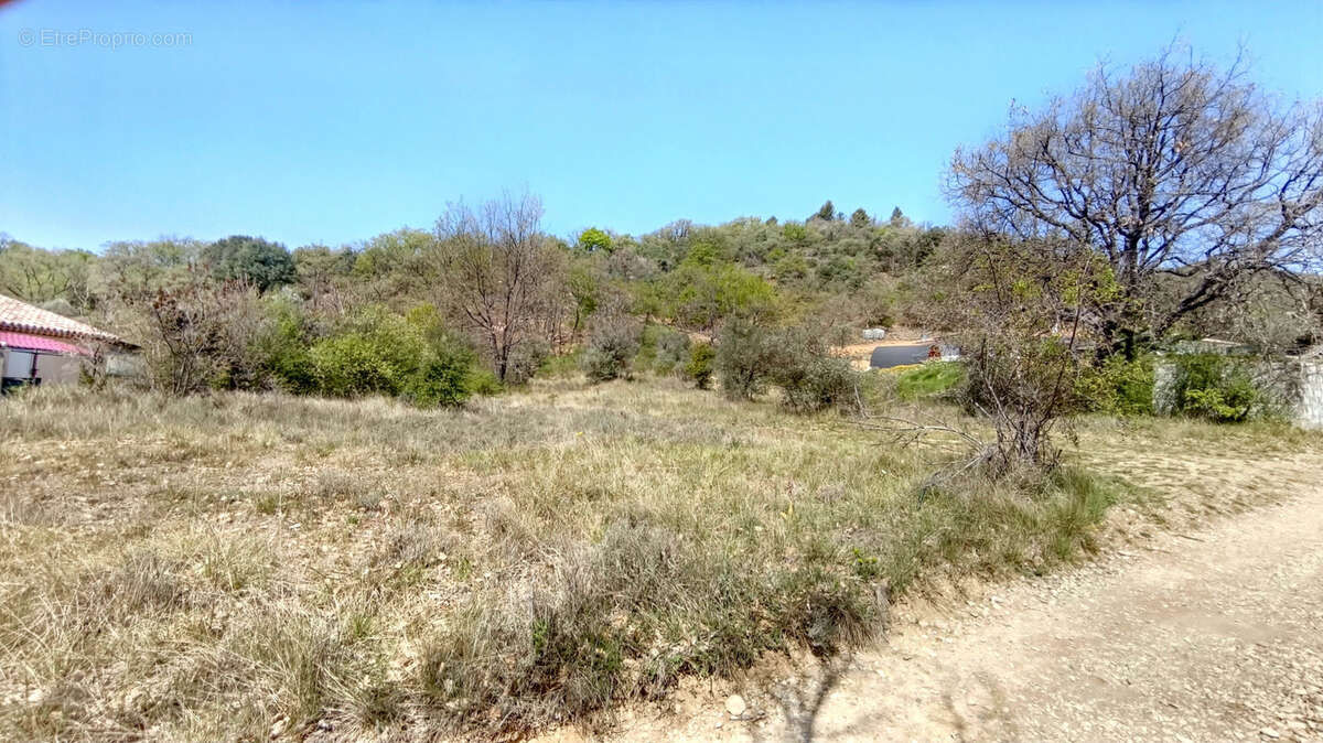 Terrain à MALIJAI