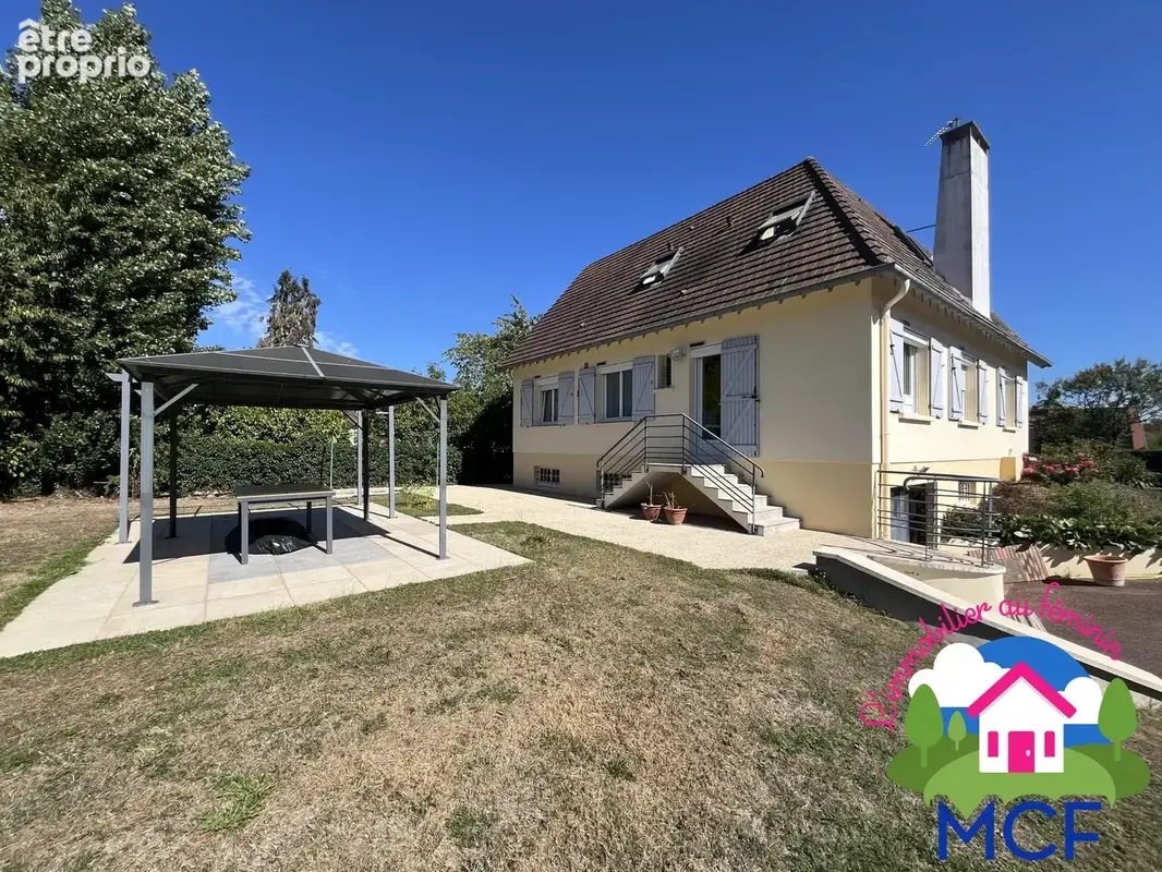 Photo Maison à Breval au prix de 399 000€