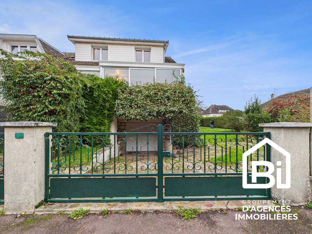 Maison à BRETTEVILLE-SUR-ODON