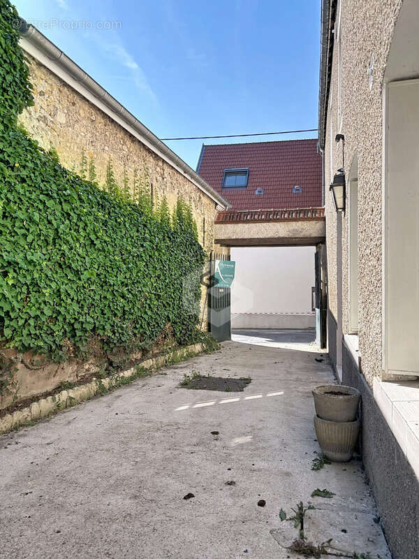 Maison 229 m² à Ville-Dommange  - photo 2